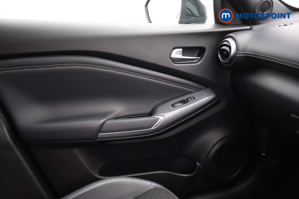 Nissan Juke N-Connecta Manual Petrol SUV - Stock Number (1566955) - 7th supplementary image