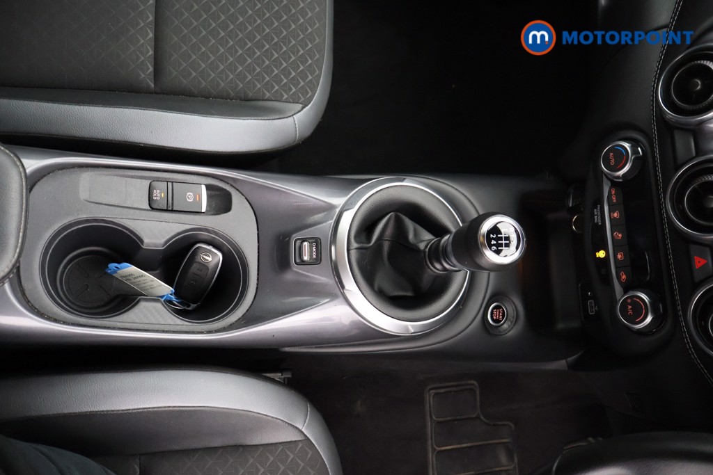 Nissan Juke N-Connecta Manual Petrol SUV - Stock Number (1566955) - 8th supplementary image