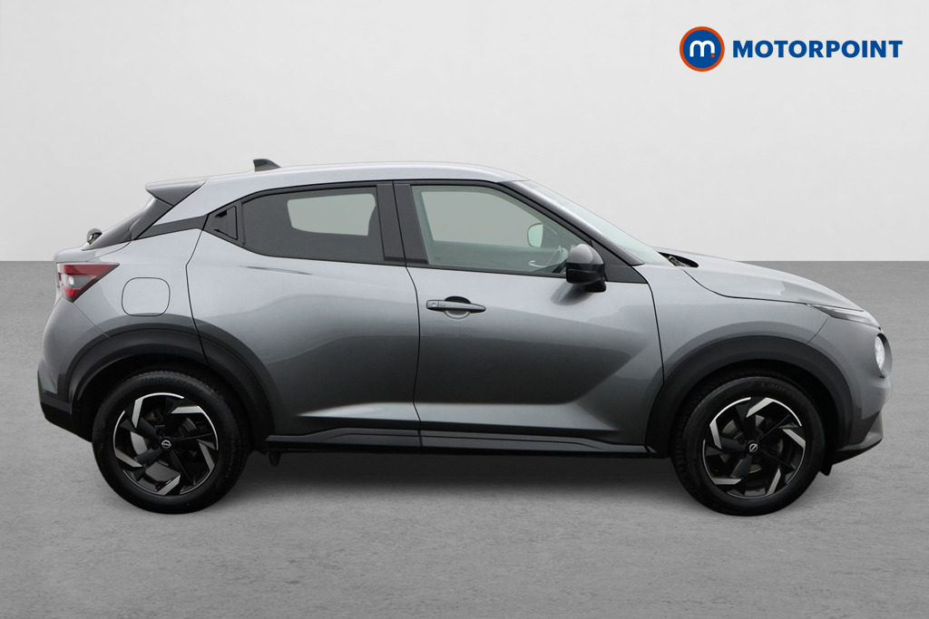 Nissan Juke N-Connecta Manual Petrol SUV - Stock Number (1566955) - Drivers side