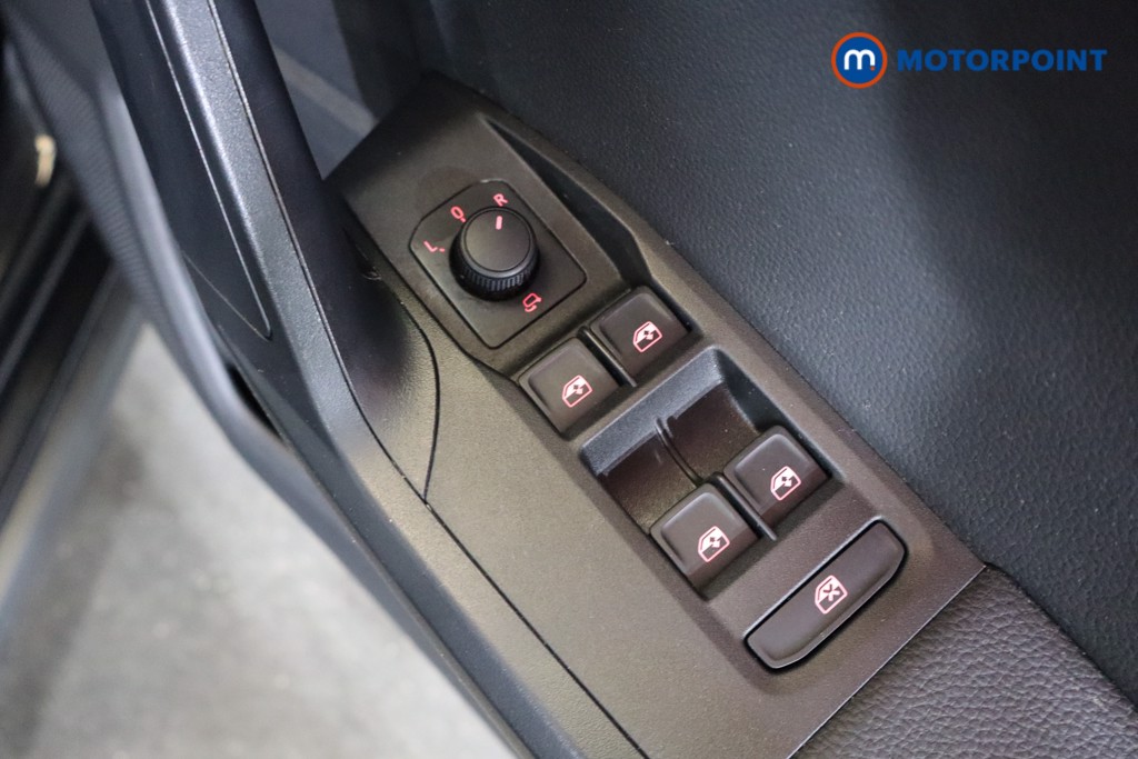 Seat Arona Fr Sport Manual Petrol SUV - Stock Number (1567984) - 17th supplementary image