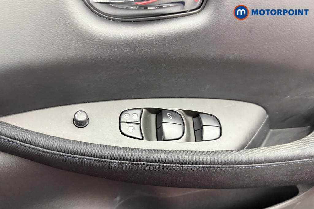 Nissan Leaf Acenta Automatic Electric Hatchback - Stock Number (1568441) - 14th supplementary image