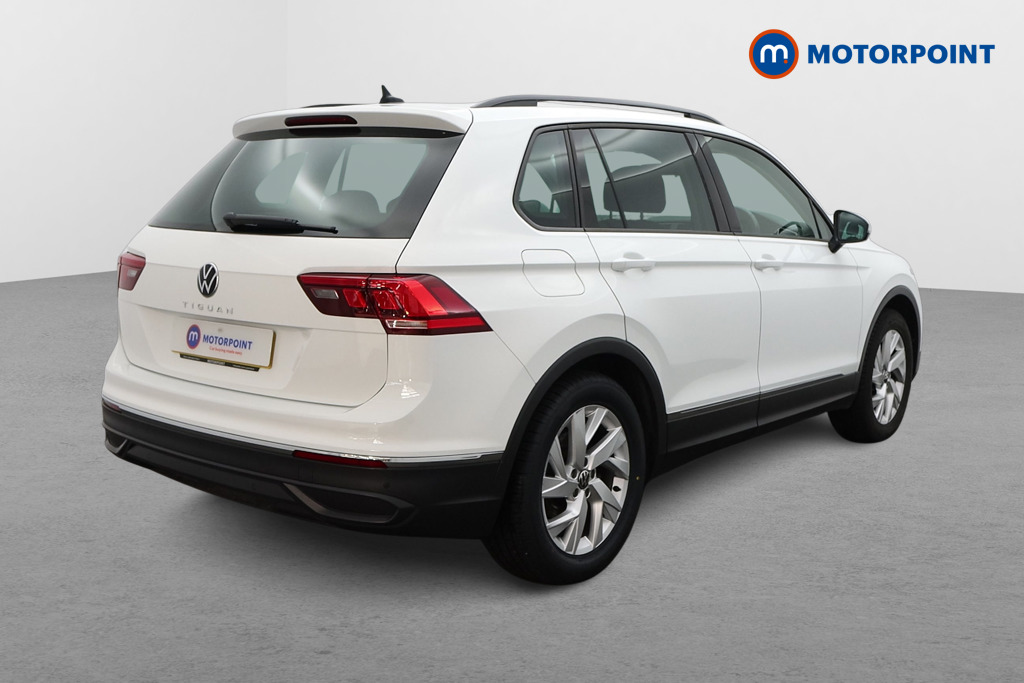 Volkswagen Tiguan Life Automatic Petrol SUV - Stock Number (1569167) - Drivers side rear corner