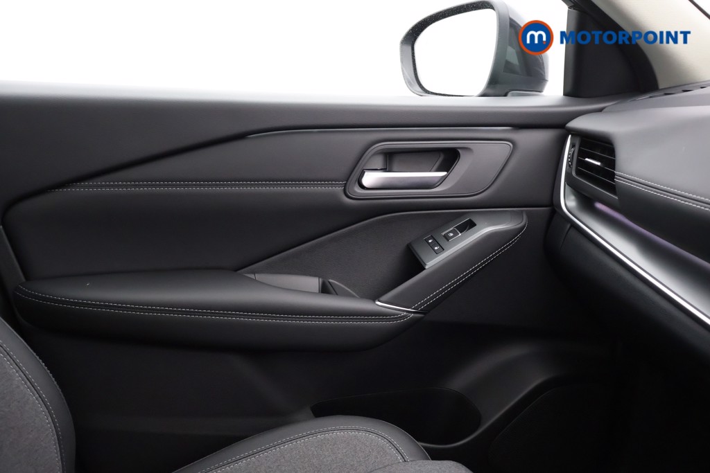 Nissan Qashqai N-Connecta Automatic Petrol SUV - Stock Number (1569268) - 7th supplementary image