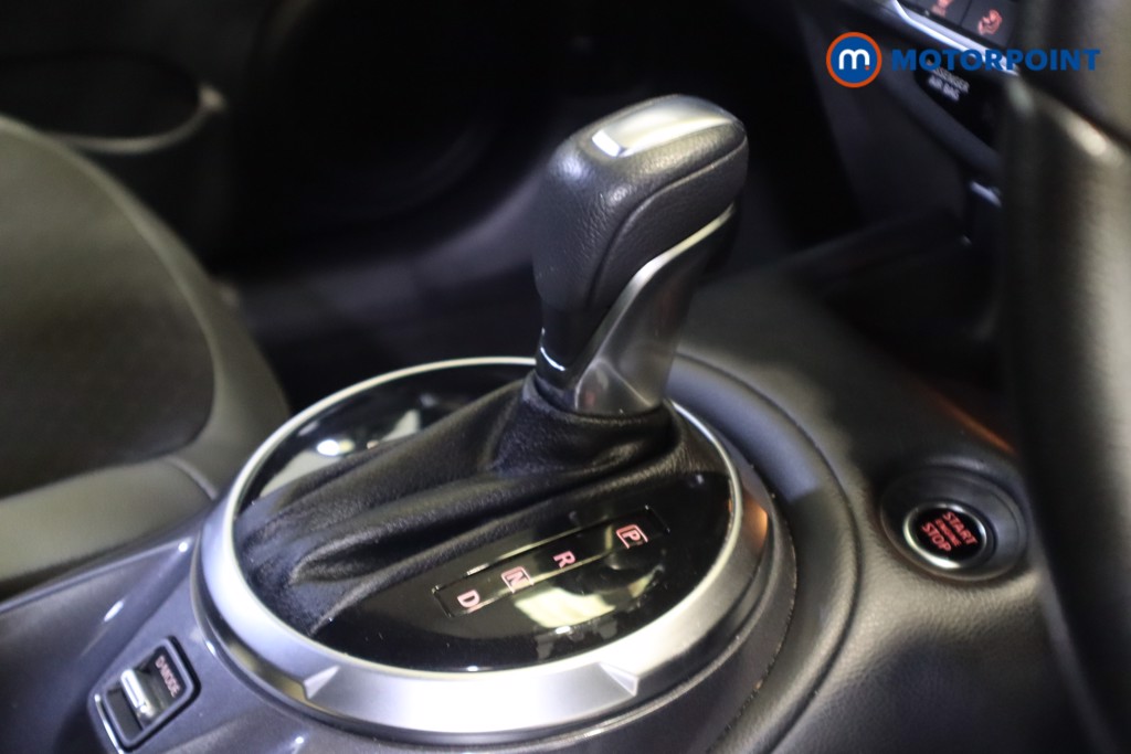 Nissan Juke N-Connecta Automatic Petrol SUV - Stock Number (1569815) - 5th supplementary image