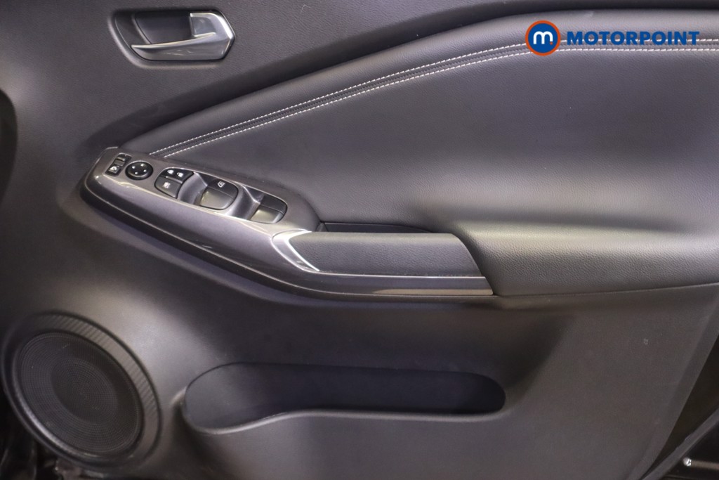 Nissan Juke N-Connecta Automatic Petrol SUV - Stock Number (1569815) - 13th supplementary image