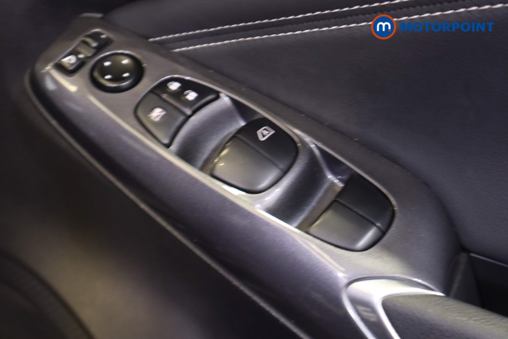 Nissan Juke N-Connecta Automatic Petrol SUV - Stock Number (1569815) - 14th supplementary image