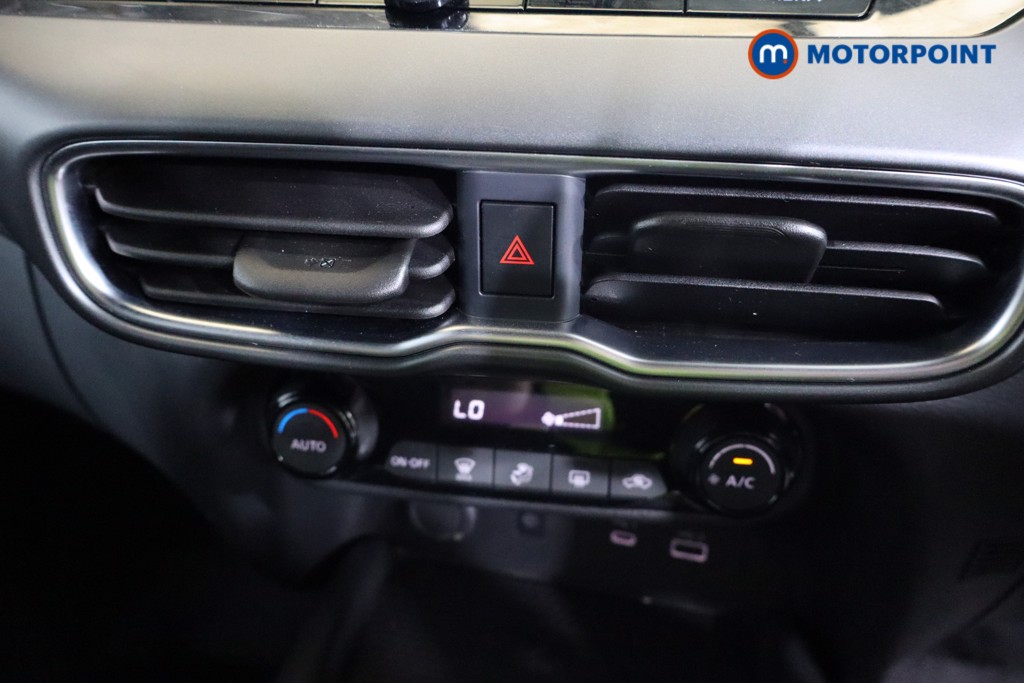Nissan Juke N-Connecta Automatic Petrol SUV - Stock Number (1569935) - 11th supplementary image