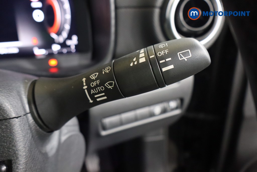 Nissan Juke N-Connecta Automatic Petrol SUV - Stock Number (1569935) - 16th supplementary image