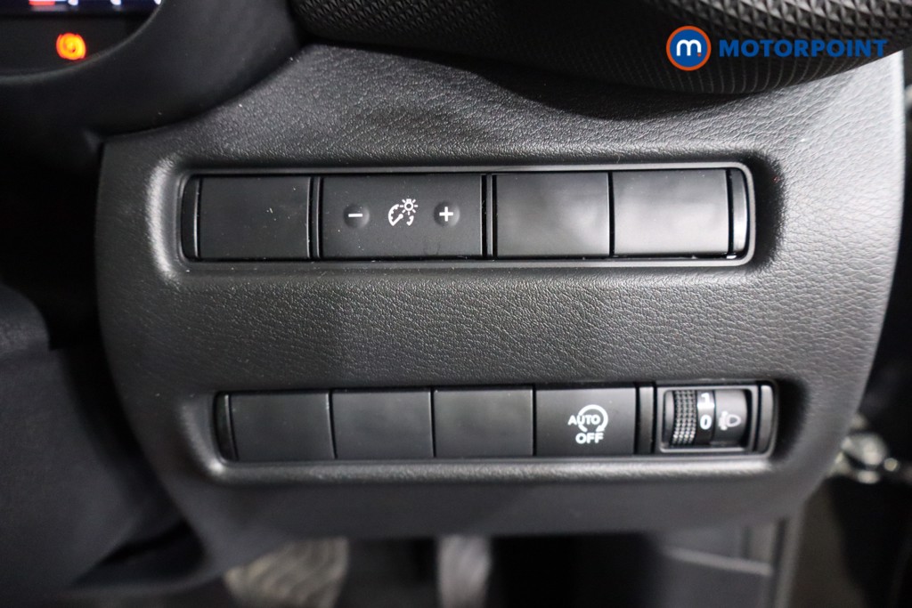 Nissan Juke N-Connecta Automatic Petrol SUV - Stock Number (1569935) - 17th supplementary image