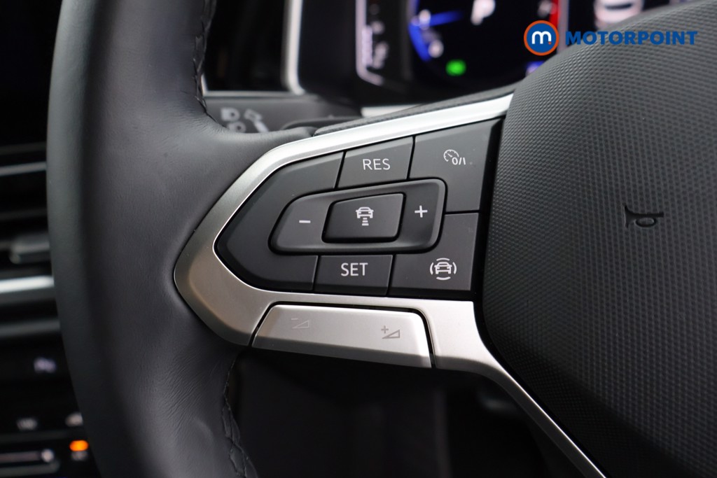 Volkswagen T-Roc R-Line Automatic Petrol SUV - Stock Number (1571257) - 2nd supplementary image