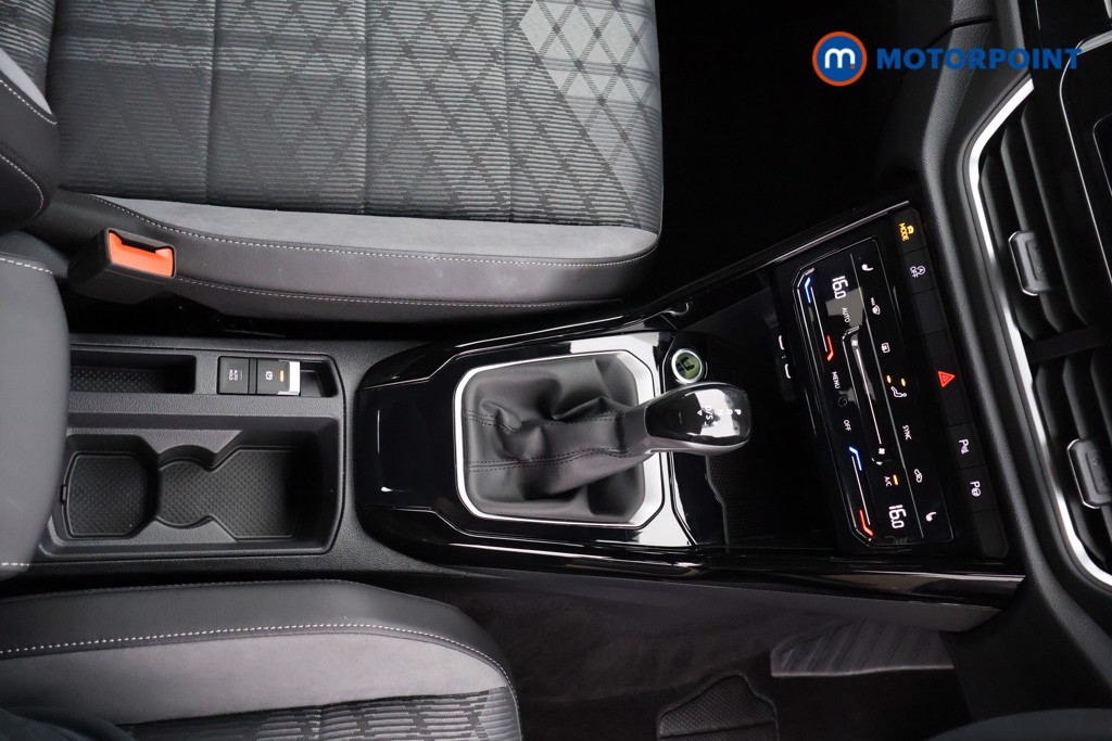 Volkswagen T-Roc R-Line Automatic Petrol SUV - Stock Number (1571257) - 8th supplementary image