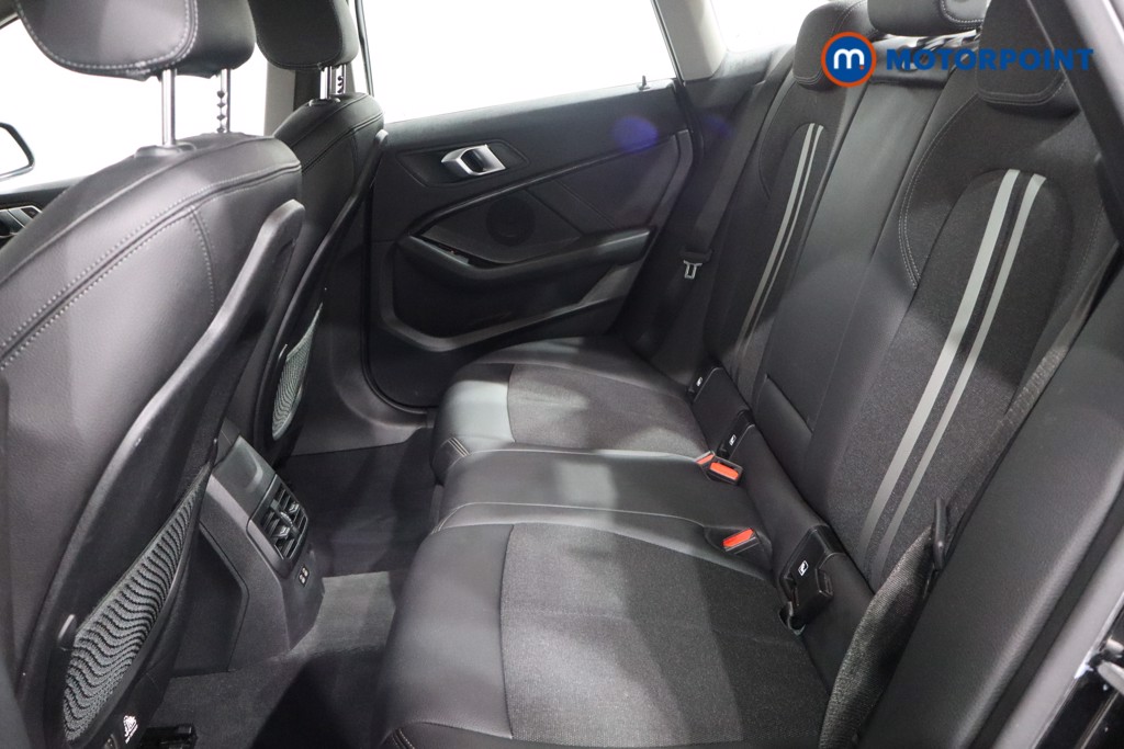 BMW 2 Series Sport Manual Petrol Saloon - Stock Number (1572205) - 5th supplementary image