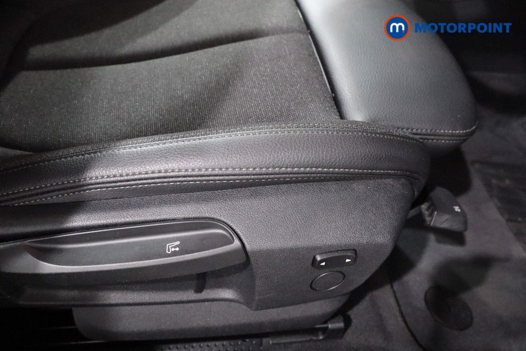 BMW 2 Series Sport Manual Petrol Saloon - Stock Number (1572205) - 24th supplementary image