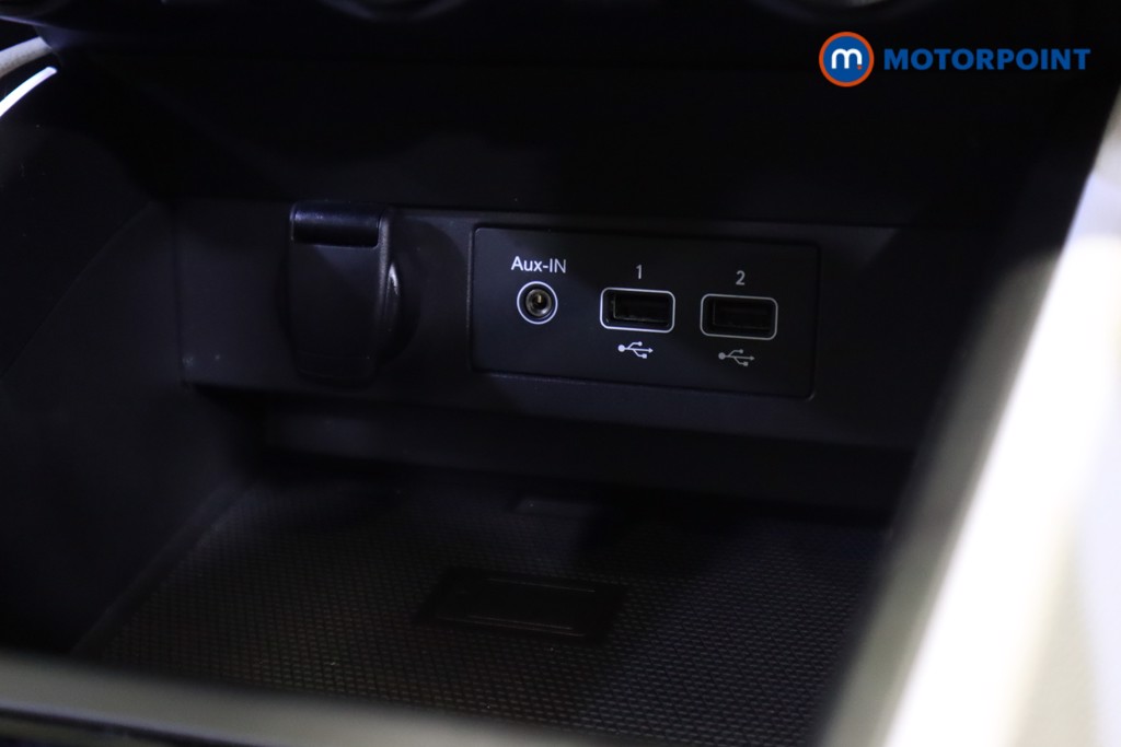 Renault Clio Se Edition Manual Petrol Hatchback - Stock Number (1572469) - 19th supplementary image