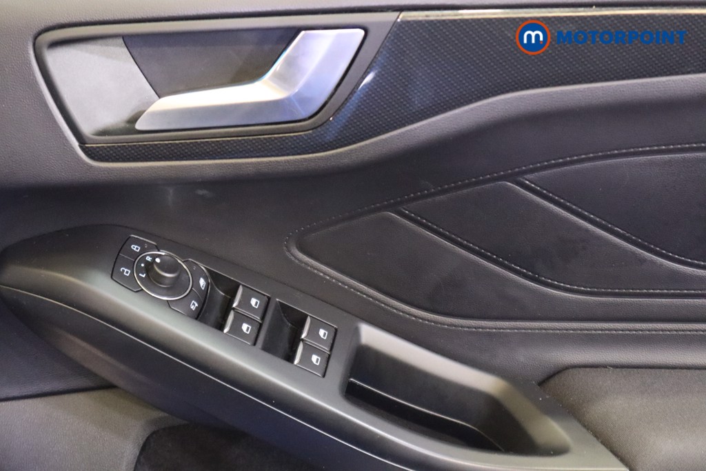 Ford Focus St-Line X Manual Petrol Hatchback - Stock Number (1572721) - 13th supplementary image