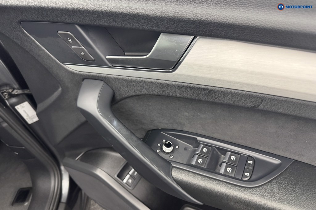 Audi Q5 S Line Automatic Petrol Plug-In Hybrid SUV - Stock Number (1572797) - 22nd supplementary image