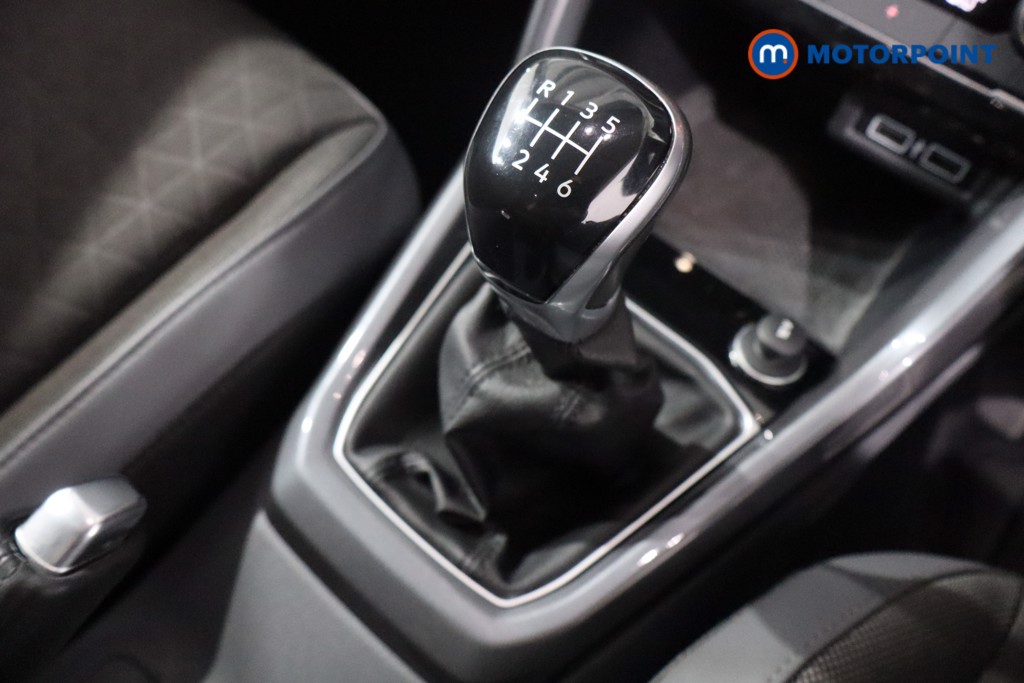 Volkswagen T-Cross SEL Manual Petrol SUV - Stock Number (1573261) - 14th supplementary image