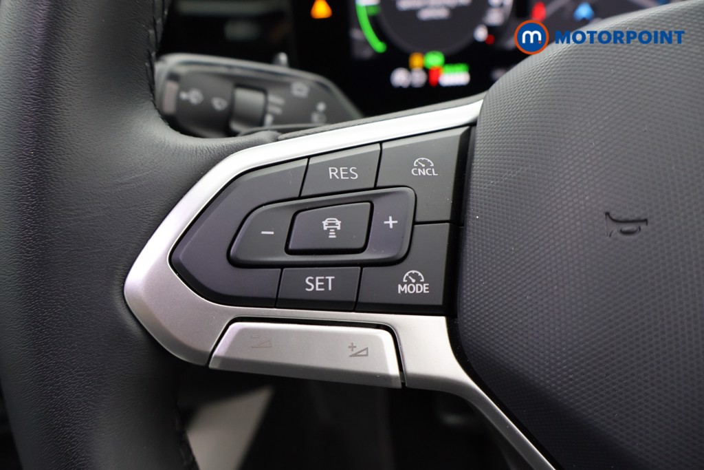 Volkswagen Passat Life Automatic Petrol Plug-In Hybrid Estate - Stock Number (1573303) - 2nd supplementary image