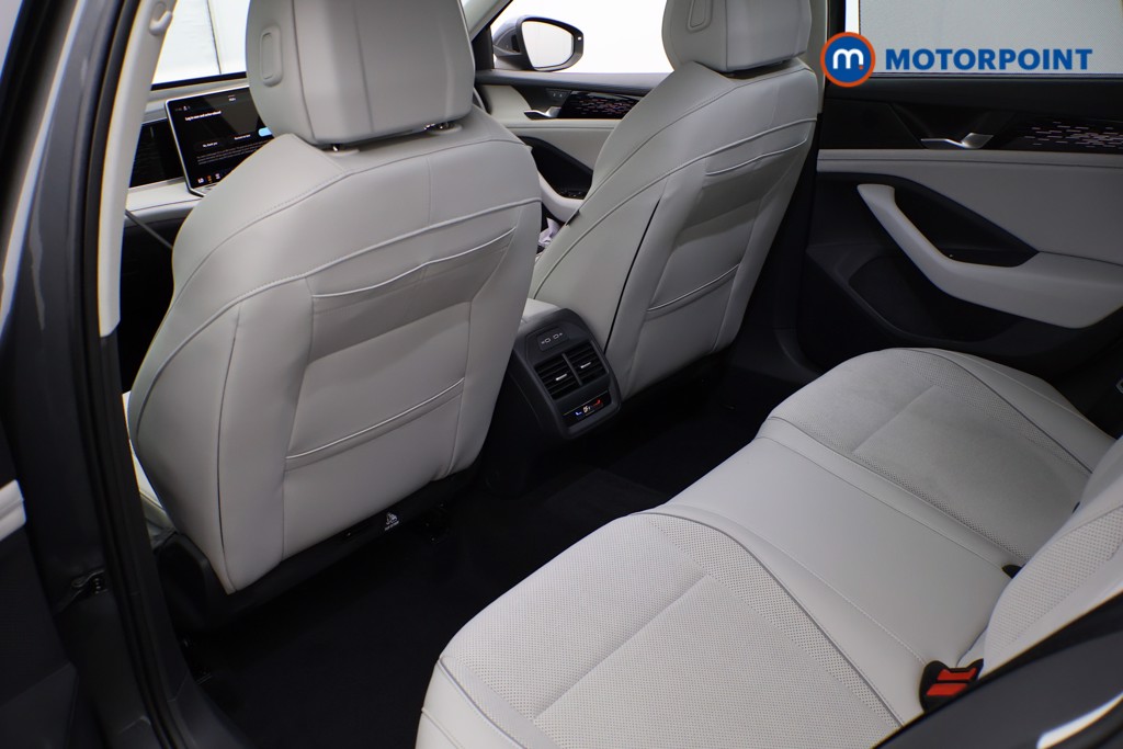 Volkswagen Passat Life Automatic Petrol Plug-In Hybrid Estate - Stock Number (1573303) - 13th supplementary image