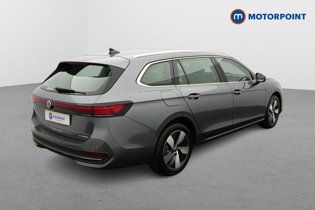 Volkswagen Passat Life Automatic Petrol Plug-In Hybrid Estate - Stock Number (1573303) - Drivers side rear corner