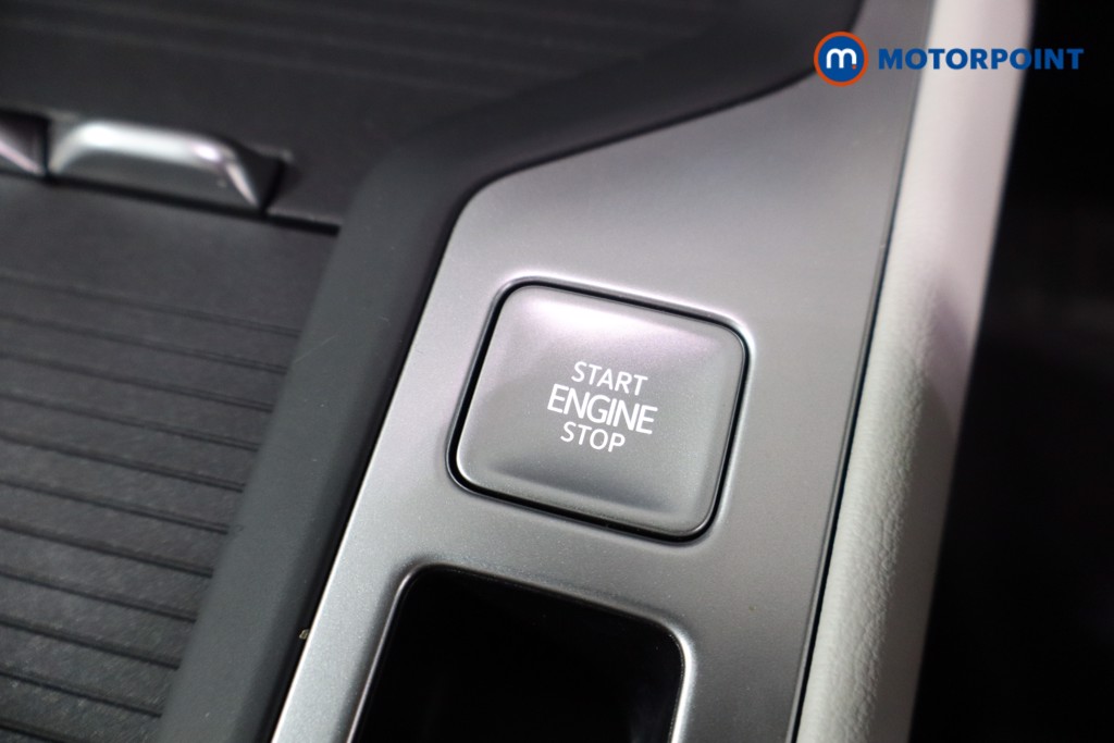 Volkswagen Passat Life Automatic Petrol Plug-In Hybrid Estate - Stock Number (1573327) - 13th supplementary image