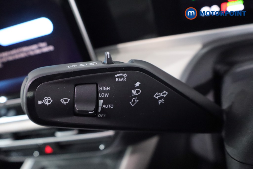 Volkswagen Passat Life Automatic Petrol Plug-In Hybrid Estate - Stock Number (1573327) - 16th supplementary image