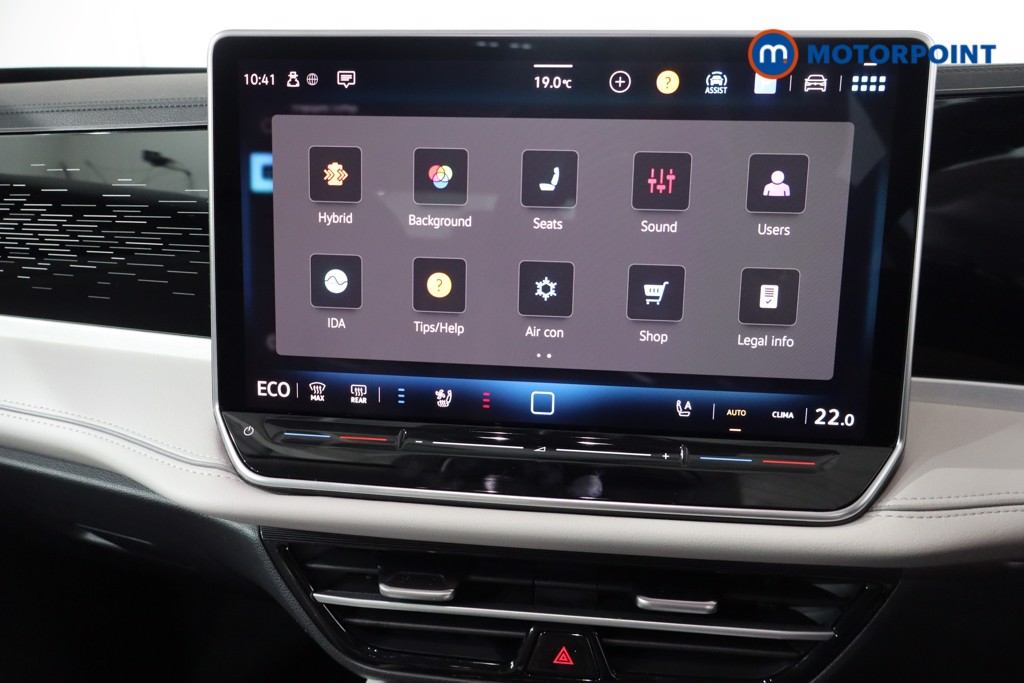 Volkswagen Passat Life Automatic Petrol Plug-In Hybrid Estate - Stock Number (1573327) - 19th supplementary image