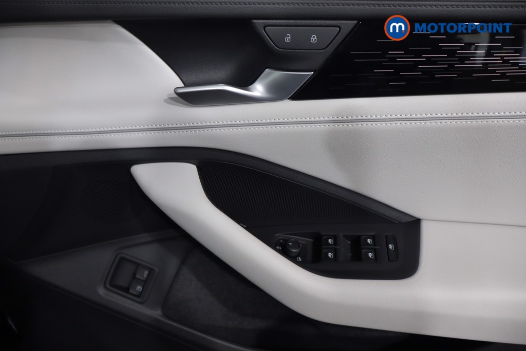 Volkswagen Passat Life Automatic Petrol Plug-In Hybrid Estate - Stock Number (1573327) - 21st supplementary image