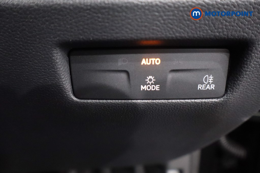 Volkswagen Passat Life Automatic Petrol Plug-In Hybrid Estate - Stock Number (1573327) - 22nd supplementary image