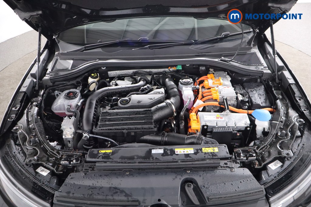 Volkswagen Passat Life Automatic Petrol Plug-In Hybrid Estate - Stock Number (1573327) - 32nd supplementary image