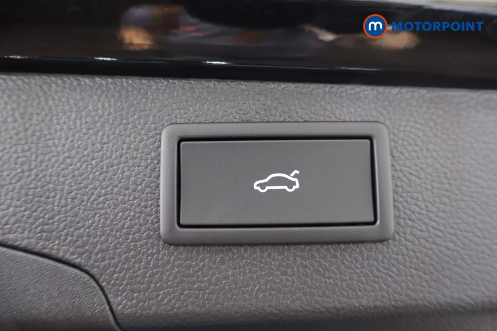 Volkswagen Passat Life Automatic Petrol Plug-In Hybrid Estate - Stock Number (1573327) - 37th supplementary image