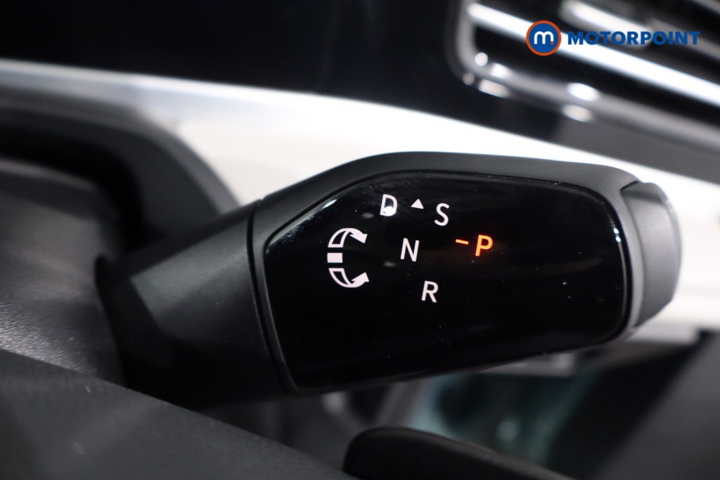 Volkswagen Passat Life Automatic Petrol Plug-In Hybrid Estate - Stock Number (1573328) - 14th supplementary image