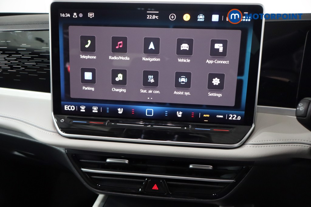 Volkswagen Passat Life Automatic Petrol Plug-In Hybrid Estate - Stock Number (1573328) - 18th supplementary image