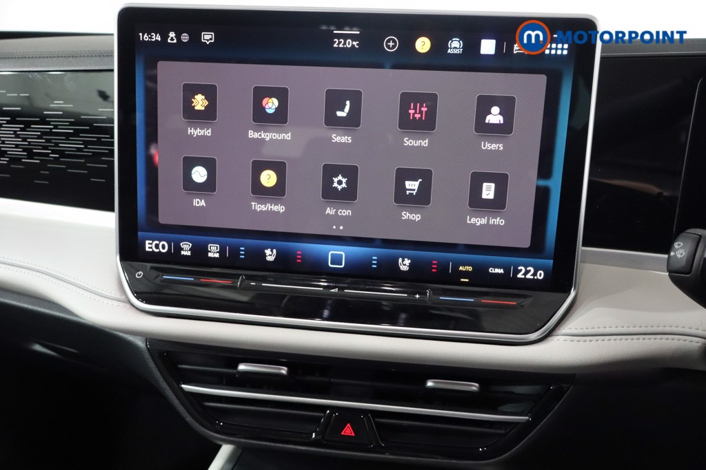 Volkswagen Passat Life Automatic Petrol Plug-In Hybrid Estate - Stock Number (1573328) - 19th supplementary image