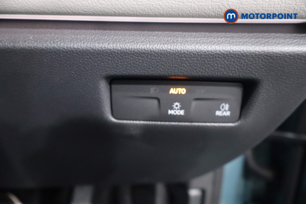 Volkswagen Passat Life Automatic Petrol Plug-In Hybrid Estate - Stock Number (1573328) - 20th supplementary image