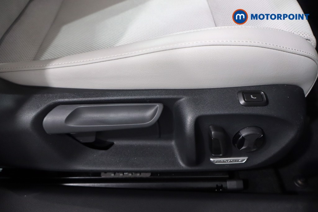 Volkswagen Passat Life Automatic Petrol Plug-In Hybrid Estate - Stock Number (1573328) - 21st supplementary image