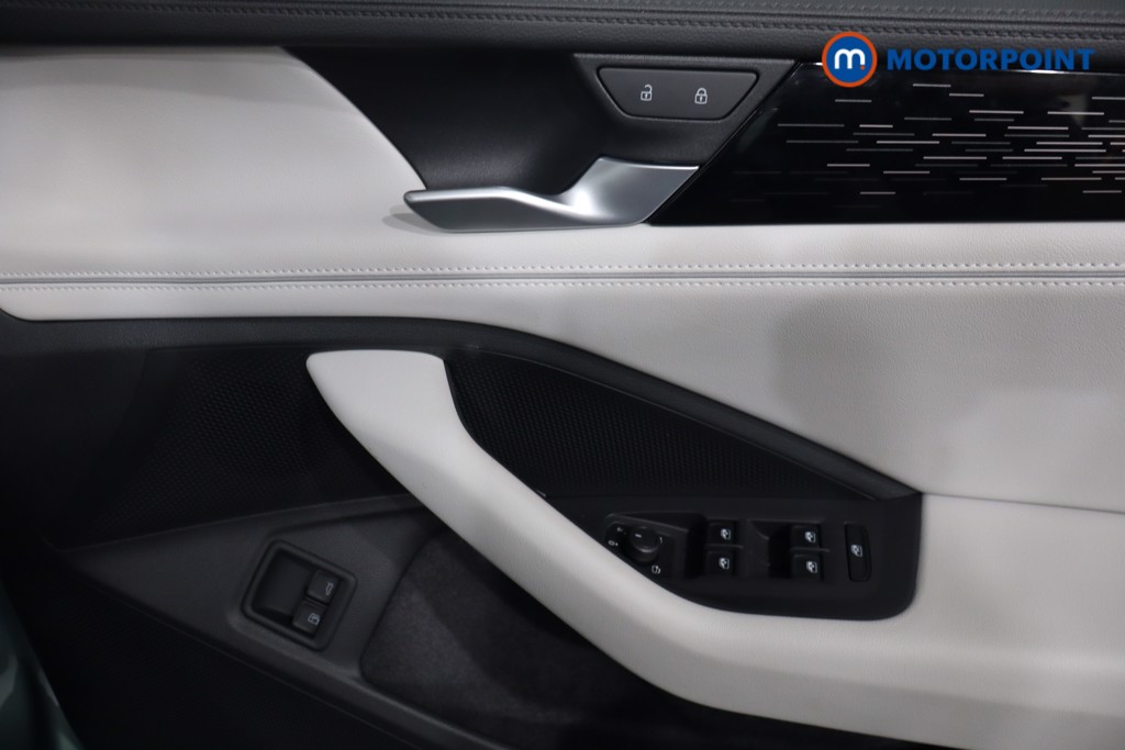 Volkswagen Passat Life Automatic Petrol Plug-In Hybrid Estate - Stock Number (1573328) - 22nd supplementary image