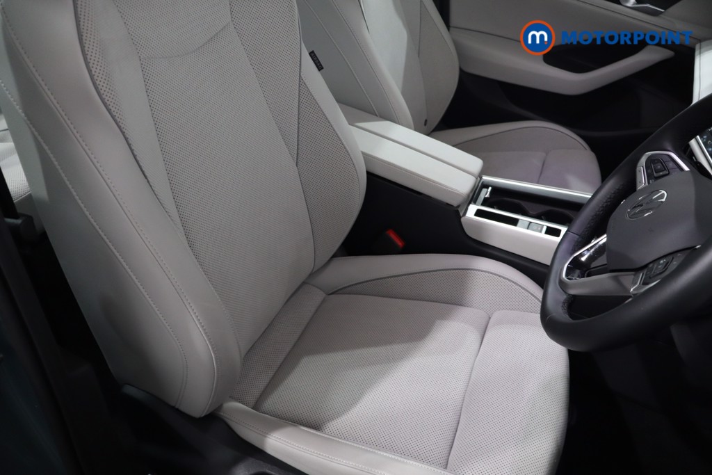 Volkswagen Passat Life Automatic Petrol Plug-In Hybrid Estate - Stock Number (1573328) - 25th supplementary image