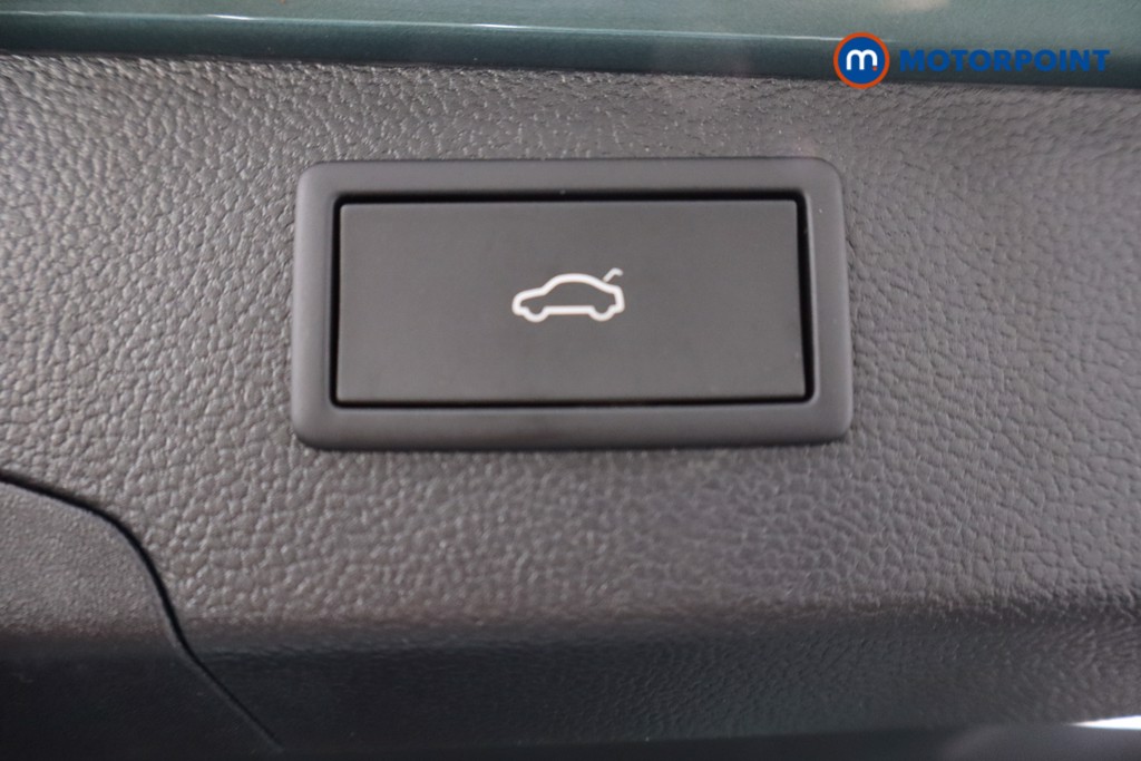 Volkswagen Passat Life Automatic Petrol Plug-In Hybrid Estate - Stock Number (1573328) - 38th supplementary image