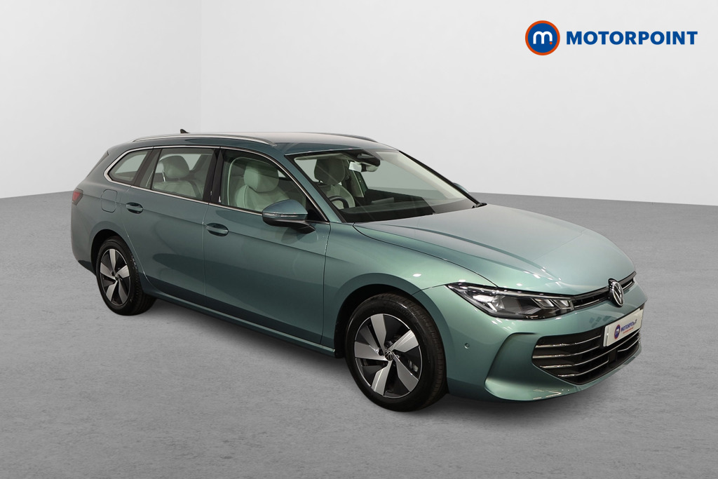 Volkswagen Passat Life Automatic Petrol Plug-In Hybrid Estate - Stock Number (1573328) - Drivers side front corner