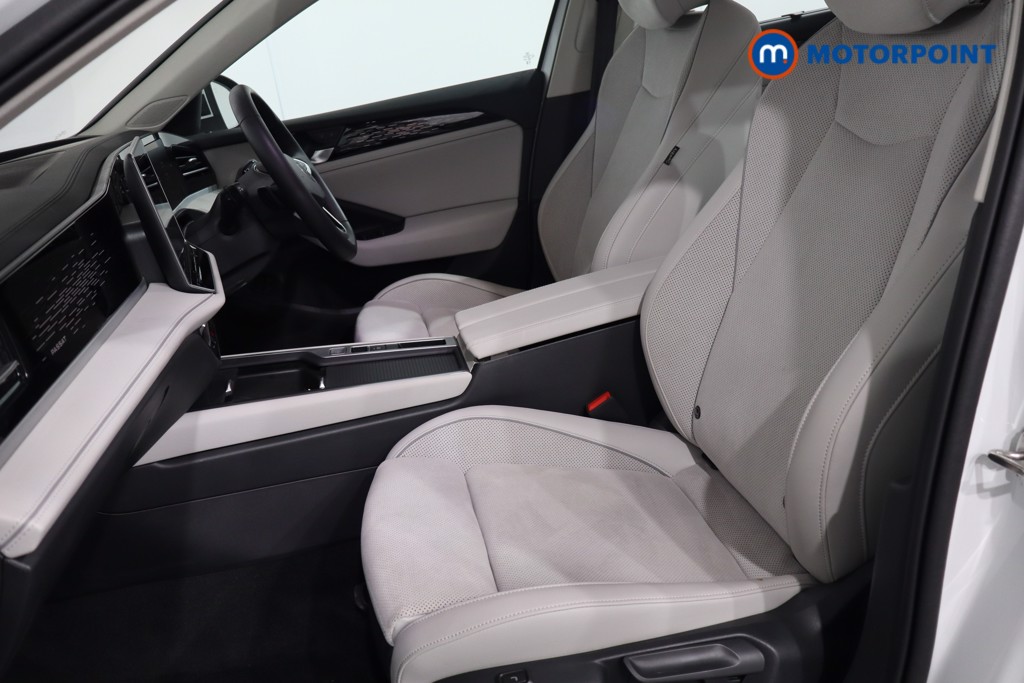 Volkswagen Passat Life Automatic Petrol Plug-In Hybrid Estate - Stock Number (1573333) - 4th supplementary image