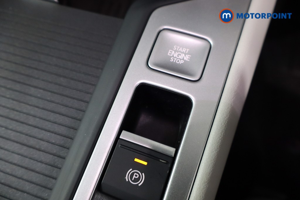 Volkswagen Passat Life Automatic Petrol Plug-In Hybrid Estate - Stock Number (1573333) - 13th supplementary image