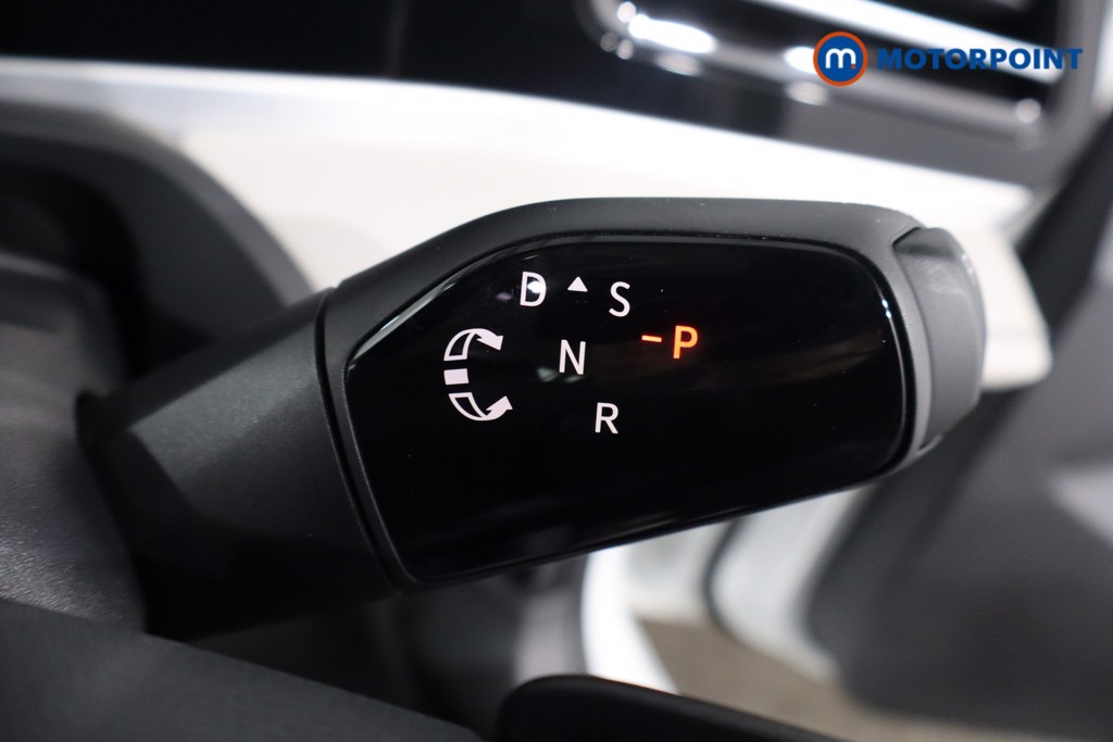 Volkswagen Passat Life Automatic Petrol Plug-In Hybrid Estate - Stock Number (1573333) - 14th supplementary image