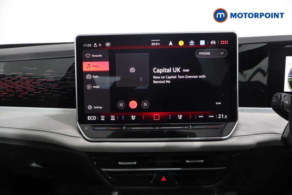 Volkswagen Passat Life Automatic Petrol Plug-In Hybrid Estate - Stock Number (1573337) - 2nd supplementary image