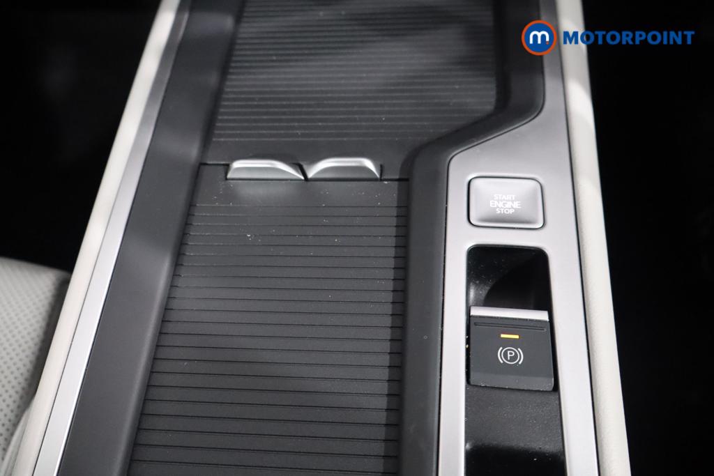 Volkswagen Passat Life Automatic Petrol Plug-In Hybrid Estate - Stock Number (1573337) - 3rd supplementary image
