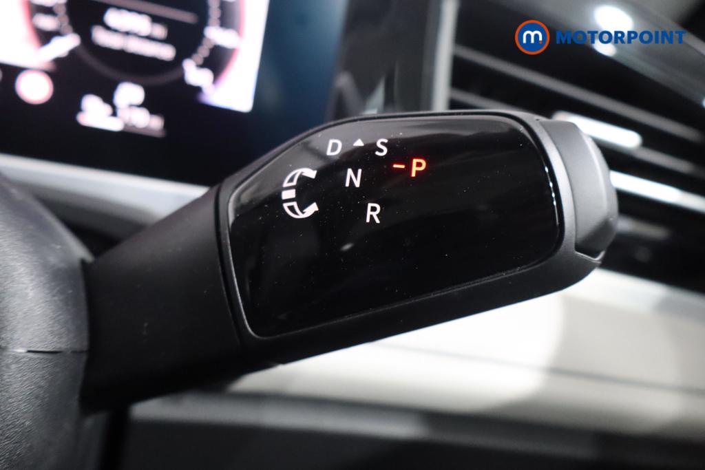 Volkswagen Passat Life Automatic Petrol Plug-In Hybrid Estate - Stock Number (1573337) - 9th supplementary image