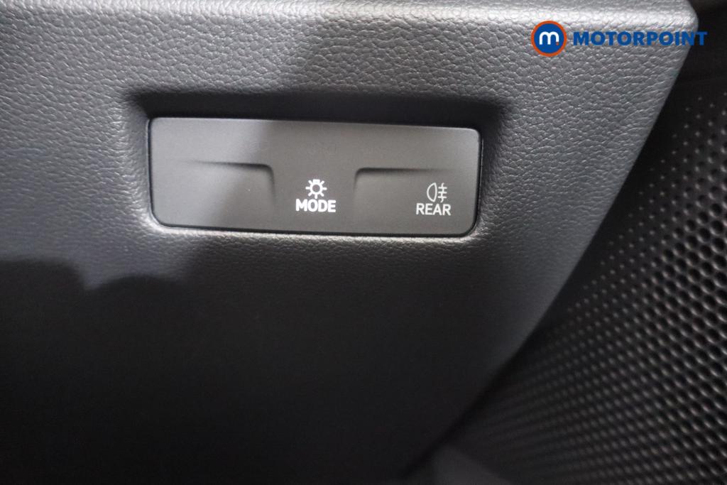 Volkswagen Passat Life Automatic Petrol Plug-In Hybrid Estate - Stock Number (1573341) - 10th supplementary image