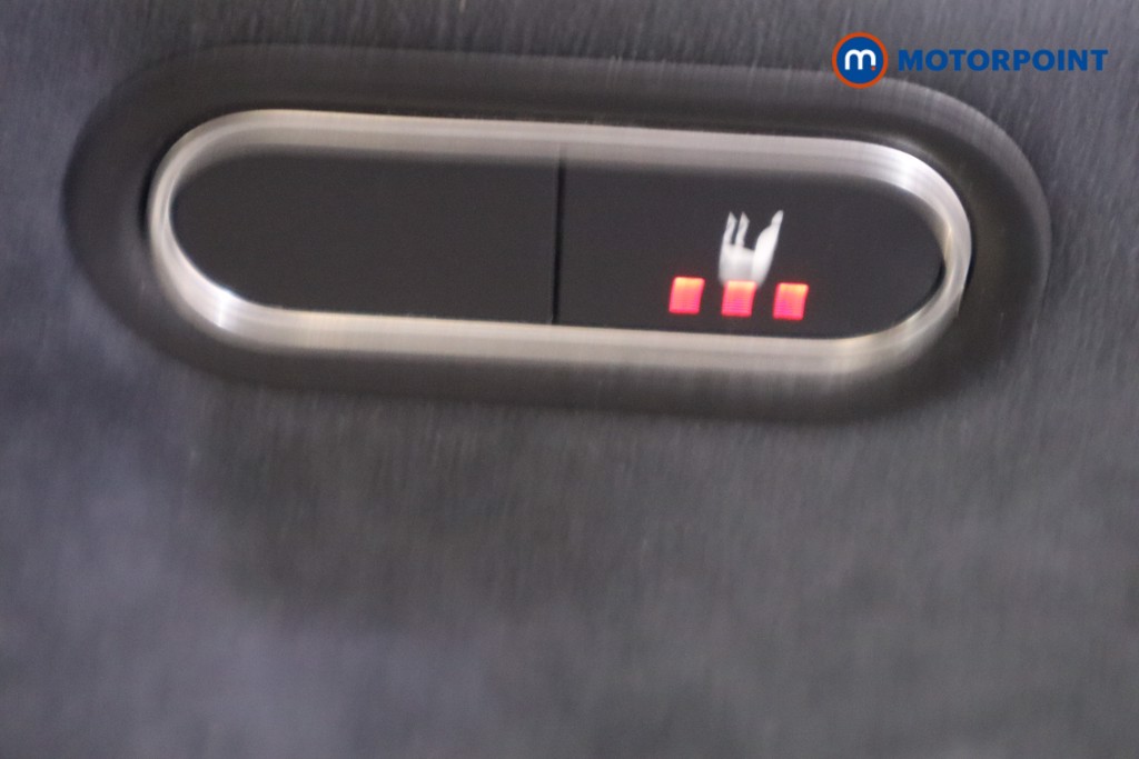 Mercedes-Benz A Class Amg Line Automatic Petrol Hatchback - Stock Number (1573487) - 16th supplementary image