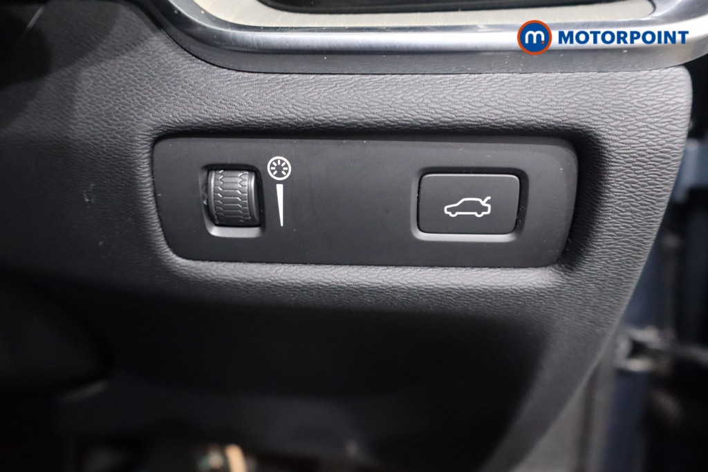 Volvo V60 Inscription Plus Automatic Petrol Estate - Stock Number (1573713) - 19th supplementary image