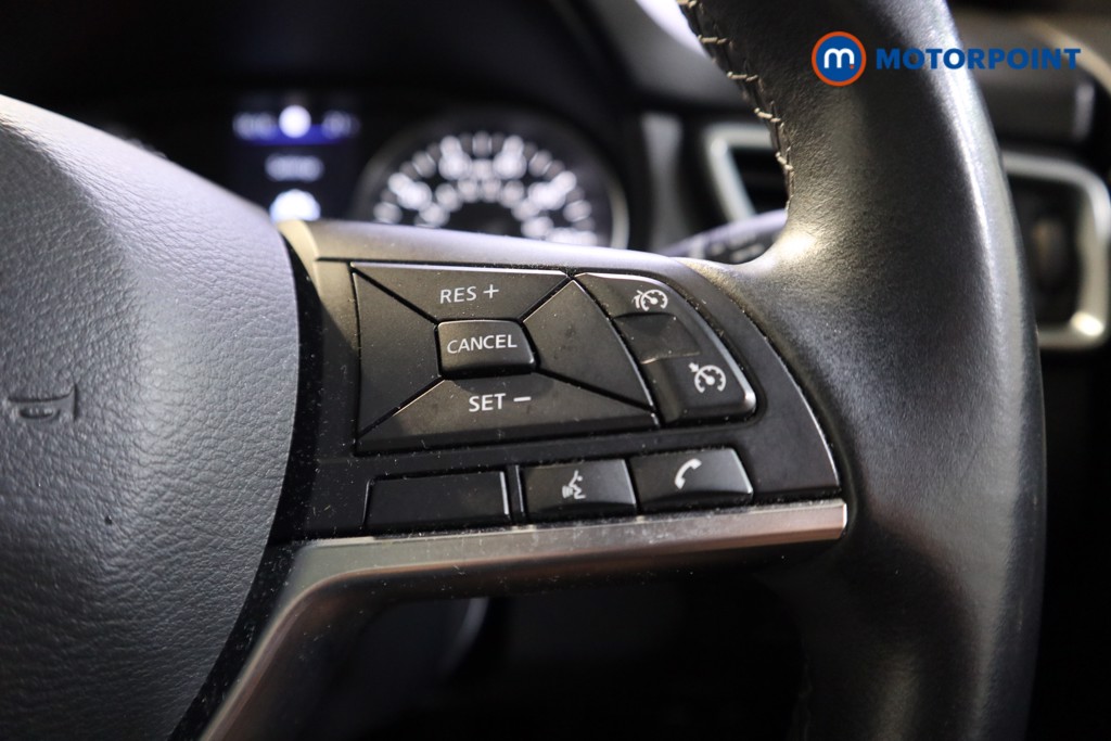 Nissan Qashqai N-Connecta Manual Petrol SUV - Stock Number (1573958) - 5th supplementary image
